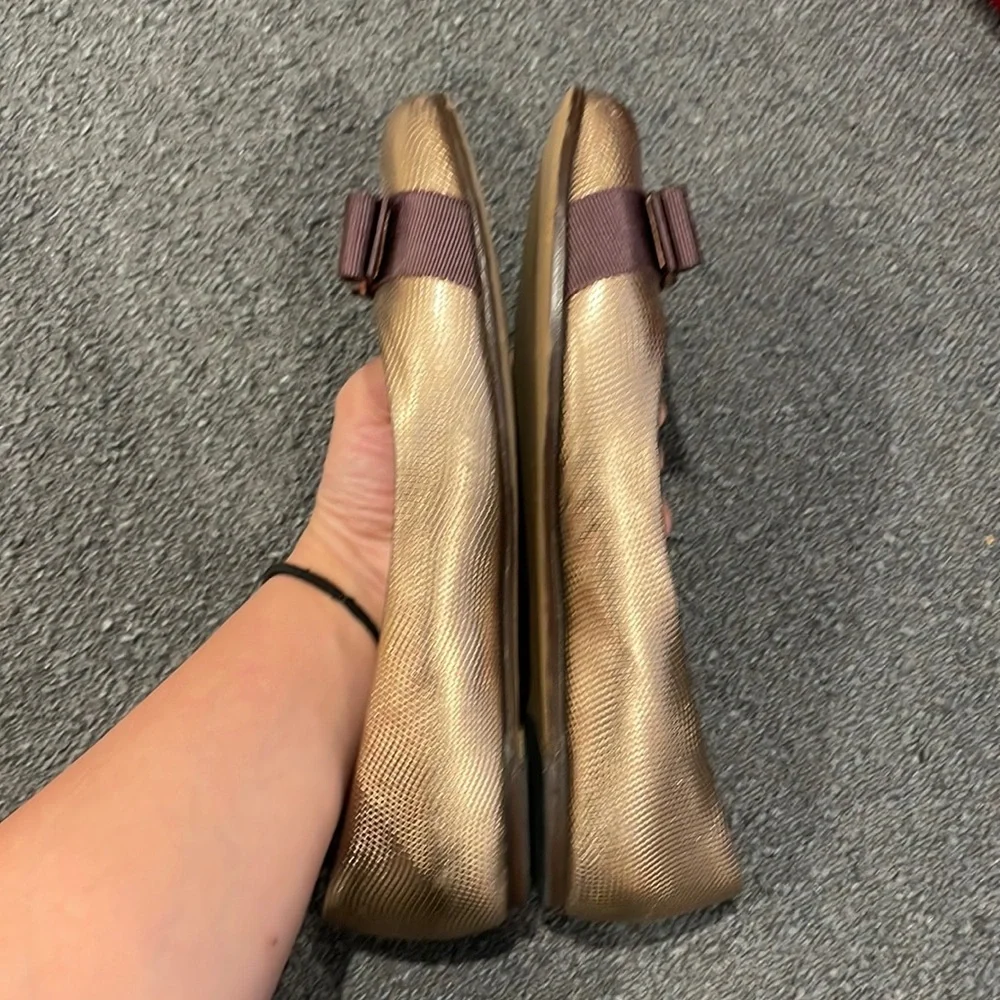 Authentic Ferragamo Varina ballet flat with original box and shoe bag size 6.5 - Picture 7 of 9